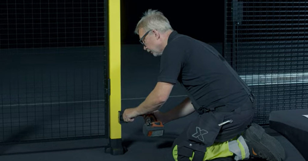 Installazione di Porta combinata a battente e a scorrimento con Axelent