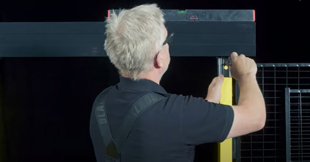 Installazione di Porta scorrevole doppia con Axelent