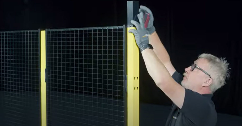 iNSTALLAZI9ONE DI Porta scorrevole tripla con tripla guida con Axelent